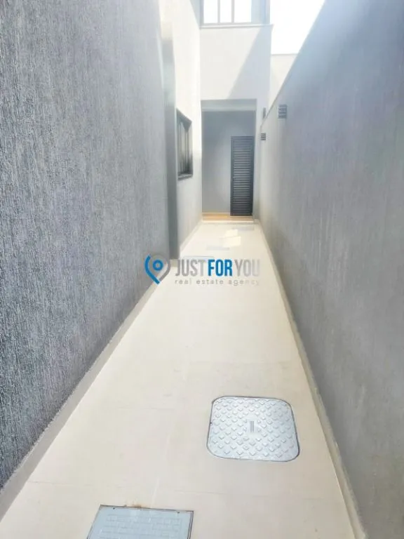 Furnished house with 4 en-suites and 330 m² plus 2 parking — photo 35