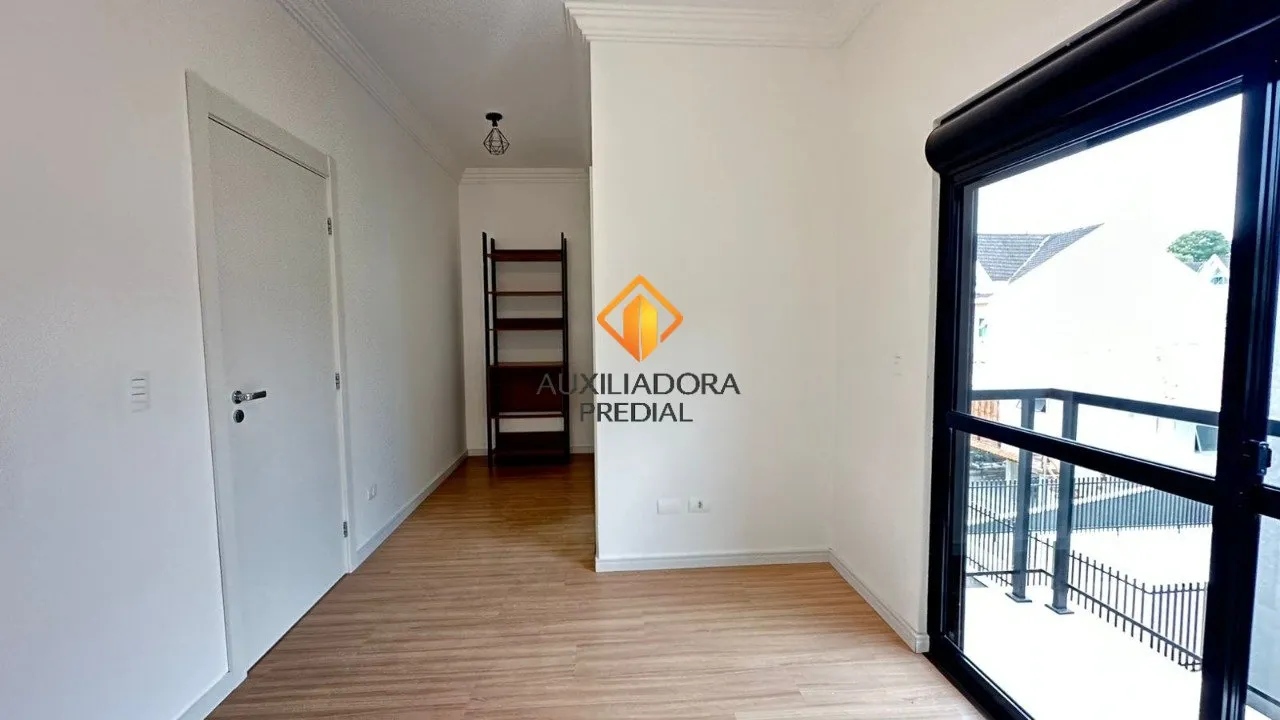 House with 3 bedrooms and a balcony — photo 31