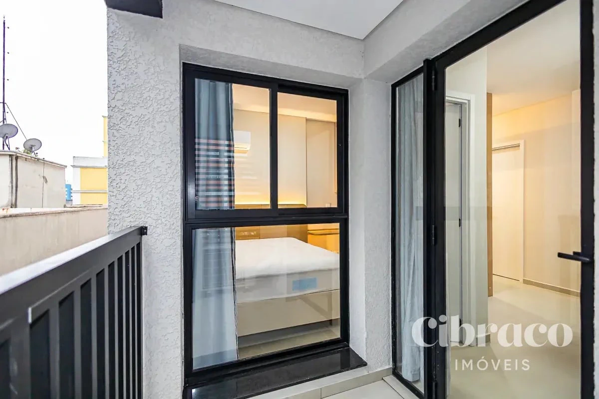 Furnished apartment, 31 m², with a glass-enclosed balcony — photo 3