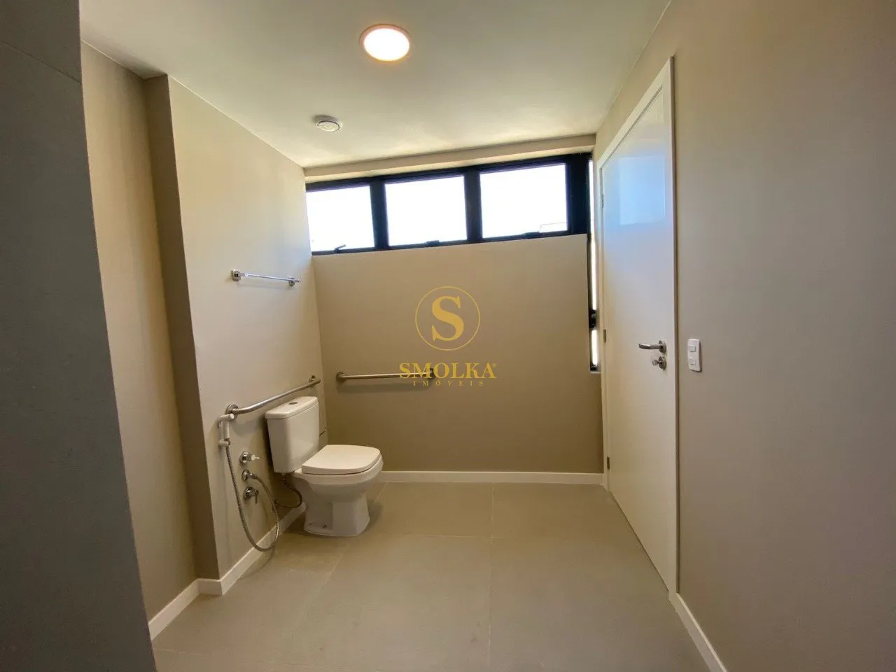 Apartamento de 54 m² con 1 suite y balcón de vidrio — photo 17