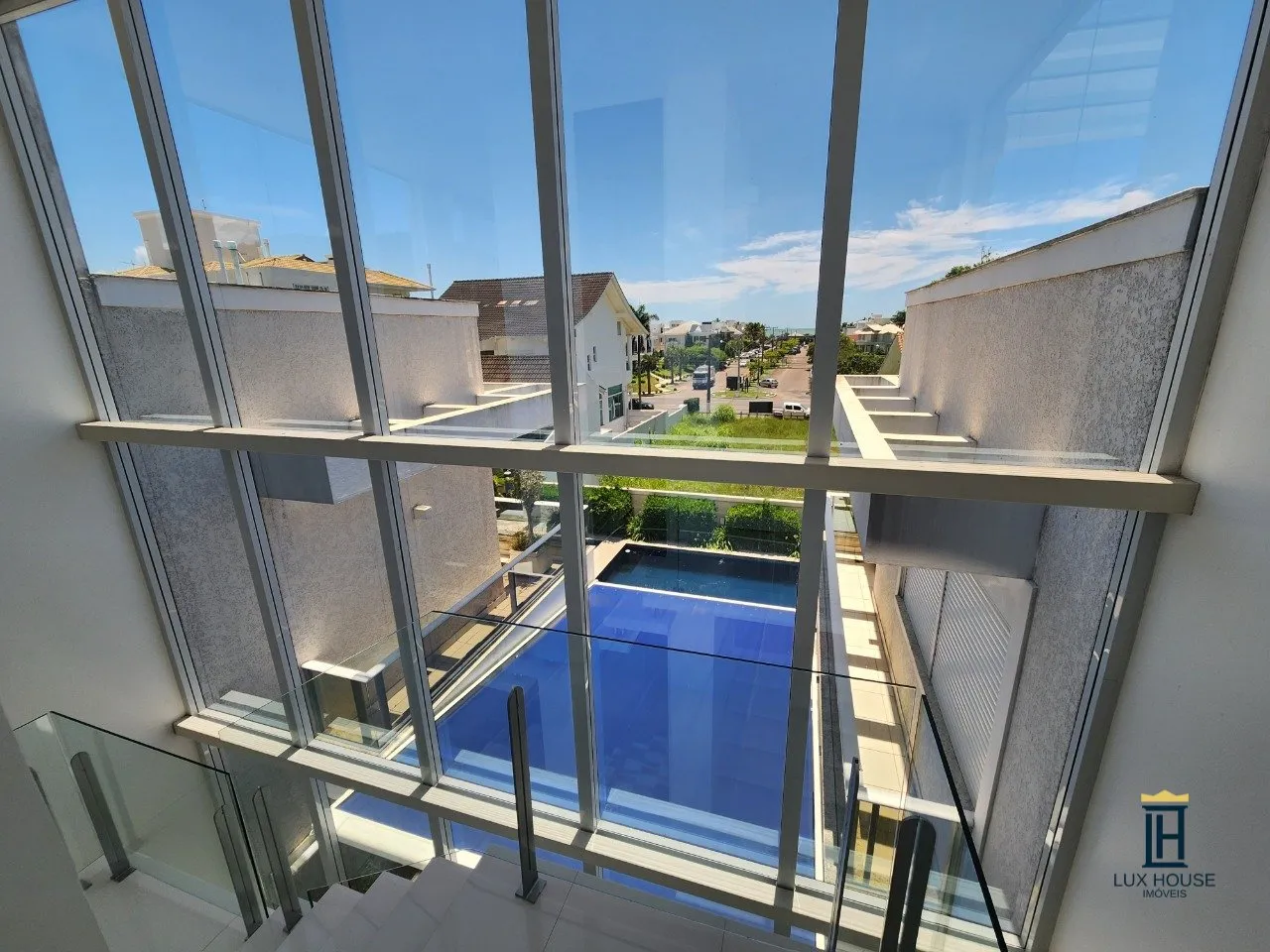 Furnished house with 7 en-suite bedrooms and 10 baths — photo 10