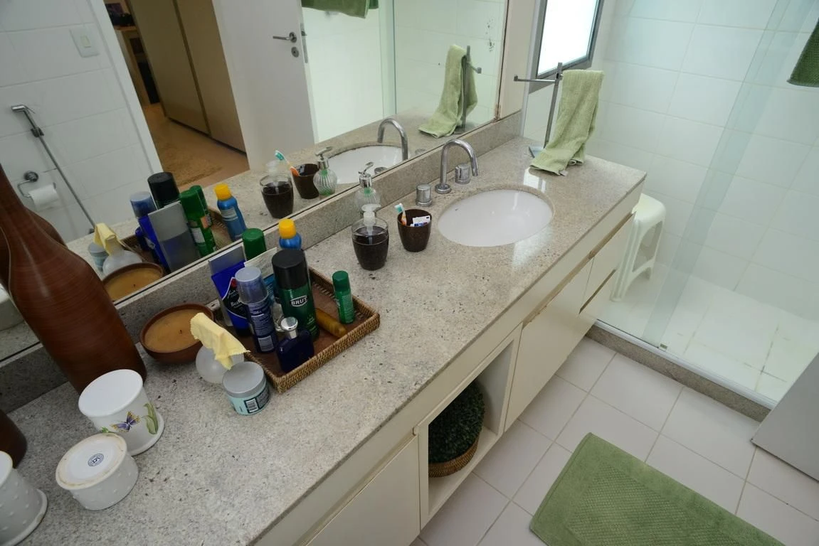 Furnished apartment with 4 en-suites and 5 bathrooms — photo 52
