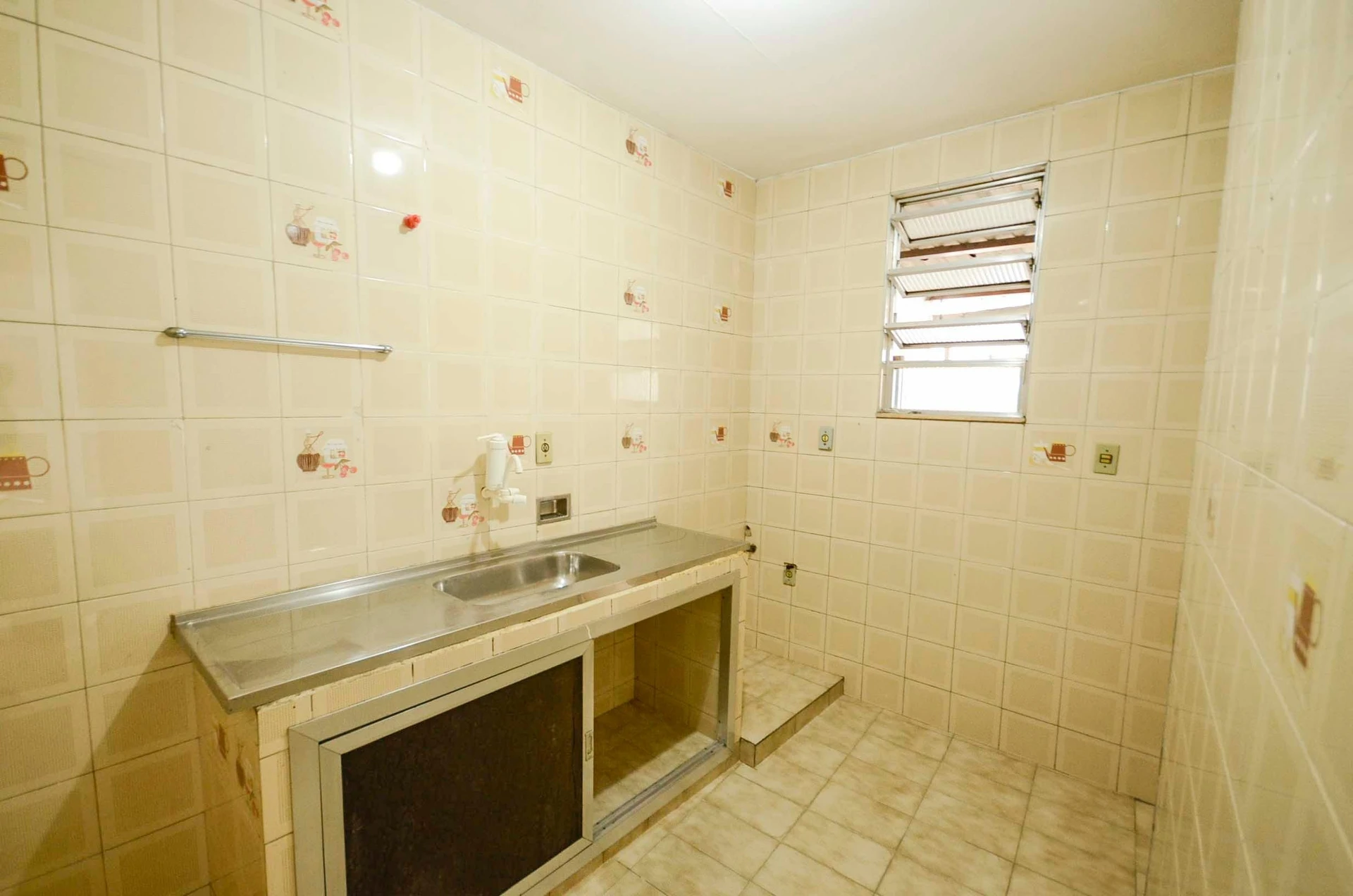 Rental apartment with 2 bedrooms and a balcony — photo 2
