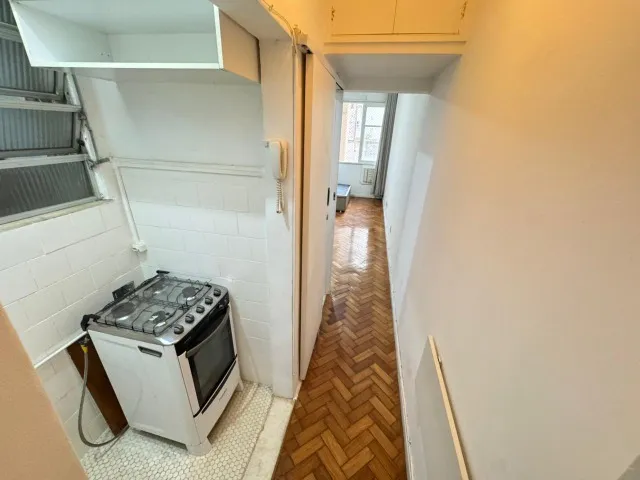 Unfurnished studio with 1 bedroom and 1 bathroom