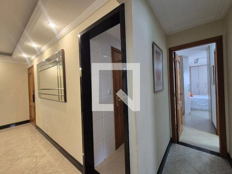 Furnished apartment, 180 m², with a glass-enclosed balcony — photo 39