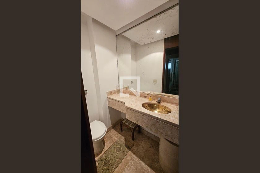 4-bedroom rental apartment with 180 m² of space — photo 23