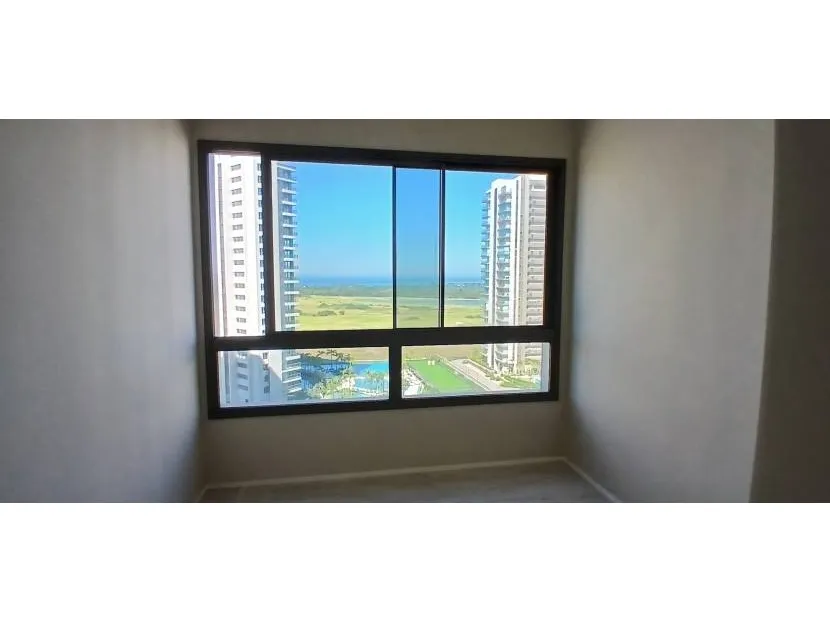 Unfurnished 3-bedroom apartment with 5 bathrooms — photo 18