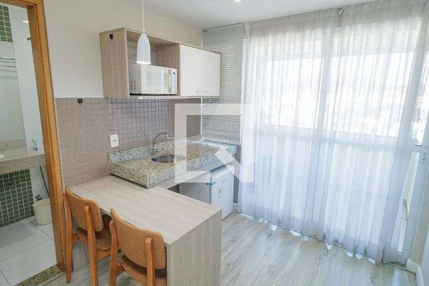 Мебльована квартира з 1 спальнею та балконом у склі — photo 2