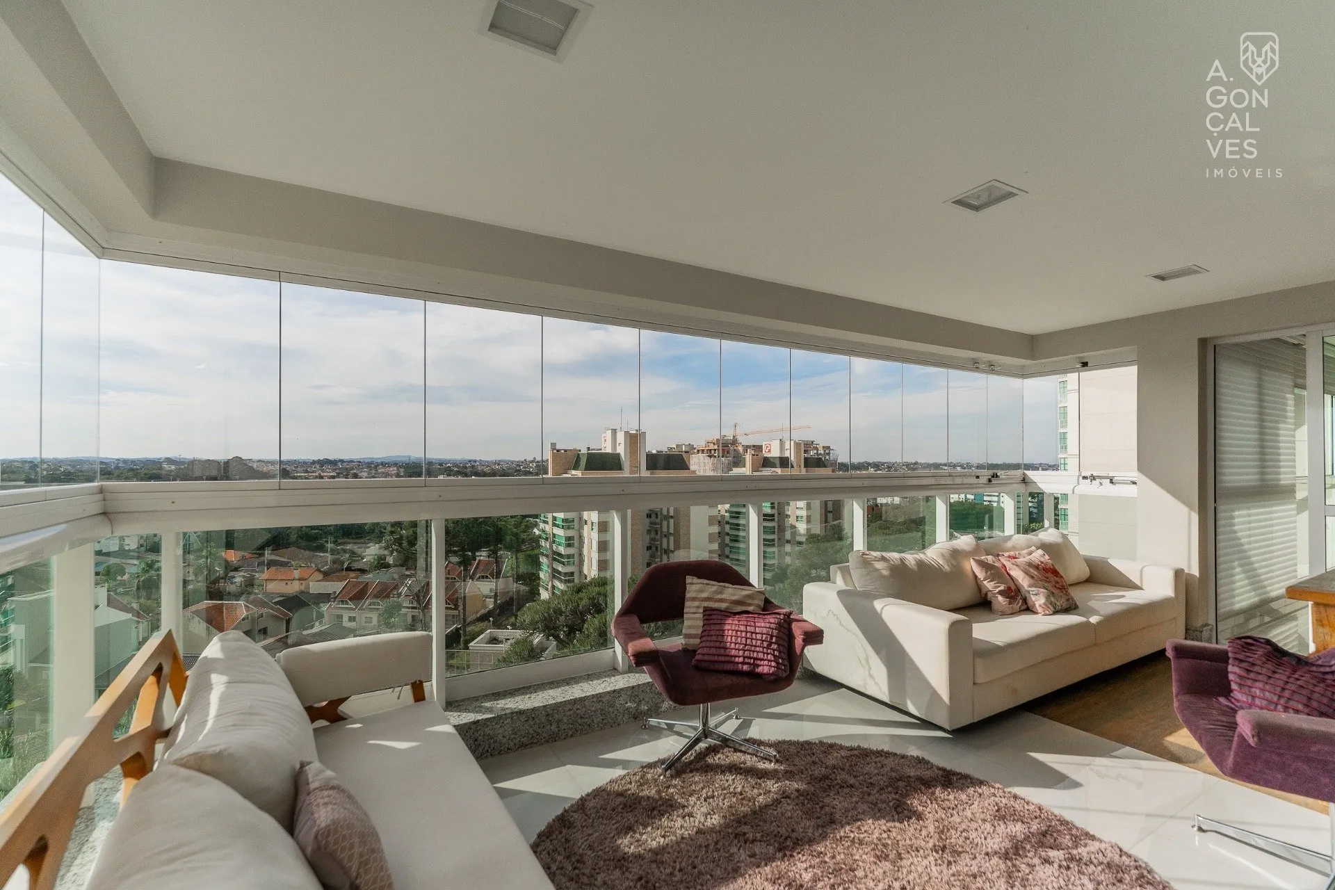 Apartamento de 3 suítes com 228 m² e 3 vagas — photo 2
