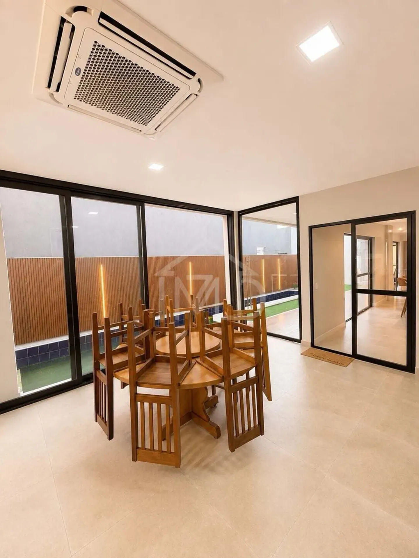 Casa mobiliada com 4 suítes e piscina, 420 m² — photo 22