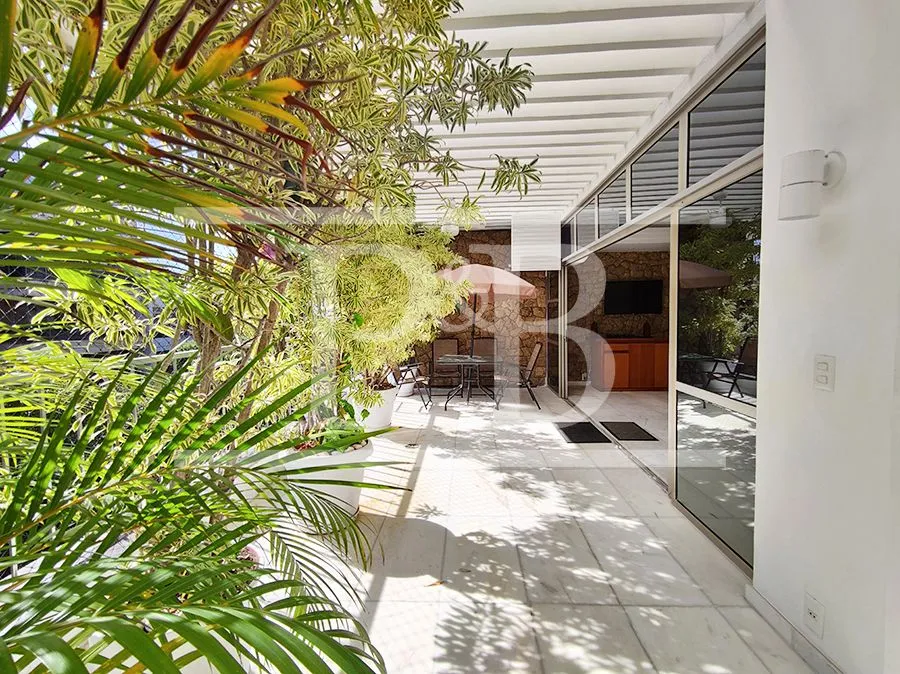Furnished apartment with 4 bedrooms and 400 m² — photo 11