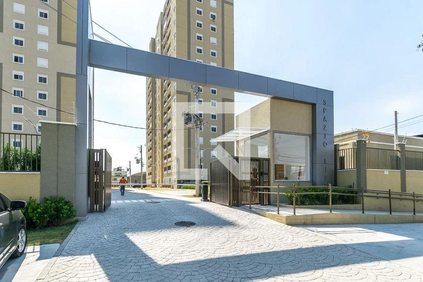 2-bedroom apartment in a building with a pool — photo 49