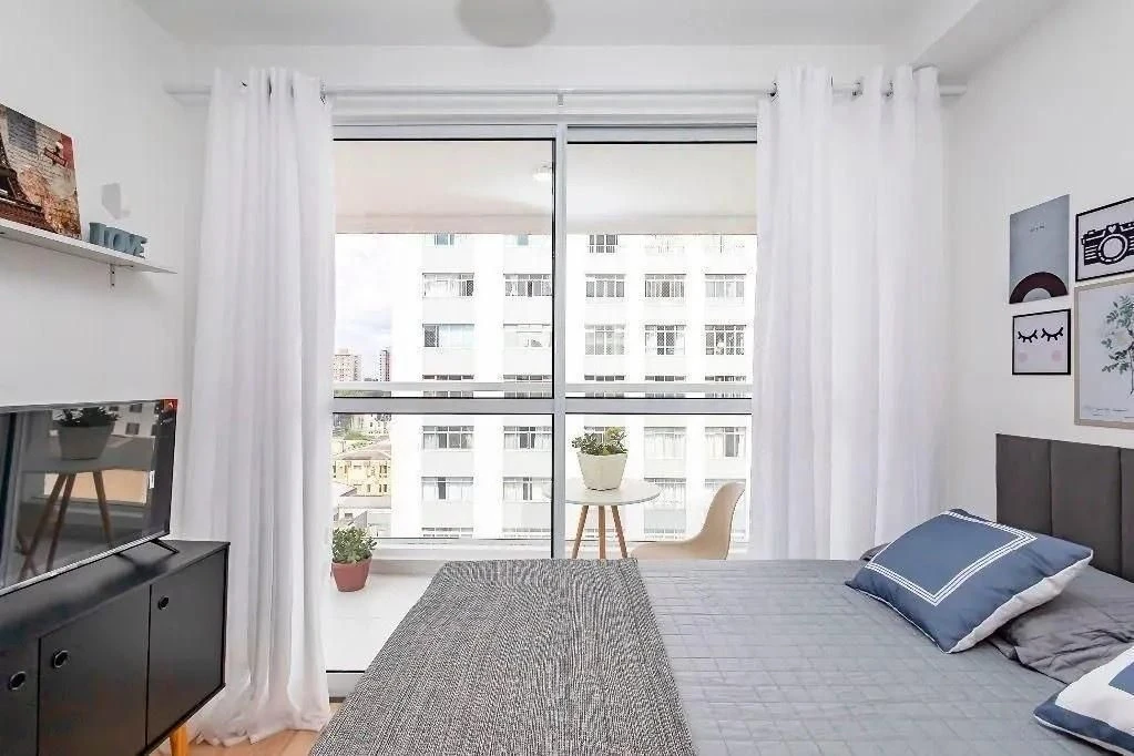 Furnished studio, 27 m², with floor-to-ceiling windows — photo 4