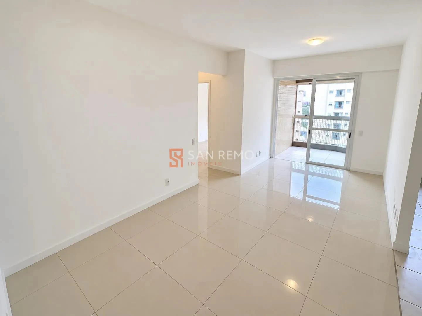 2-bedroom apartment with a washing machine