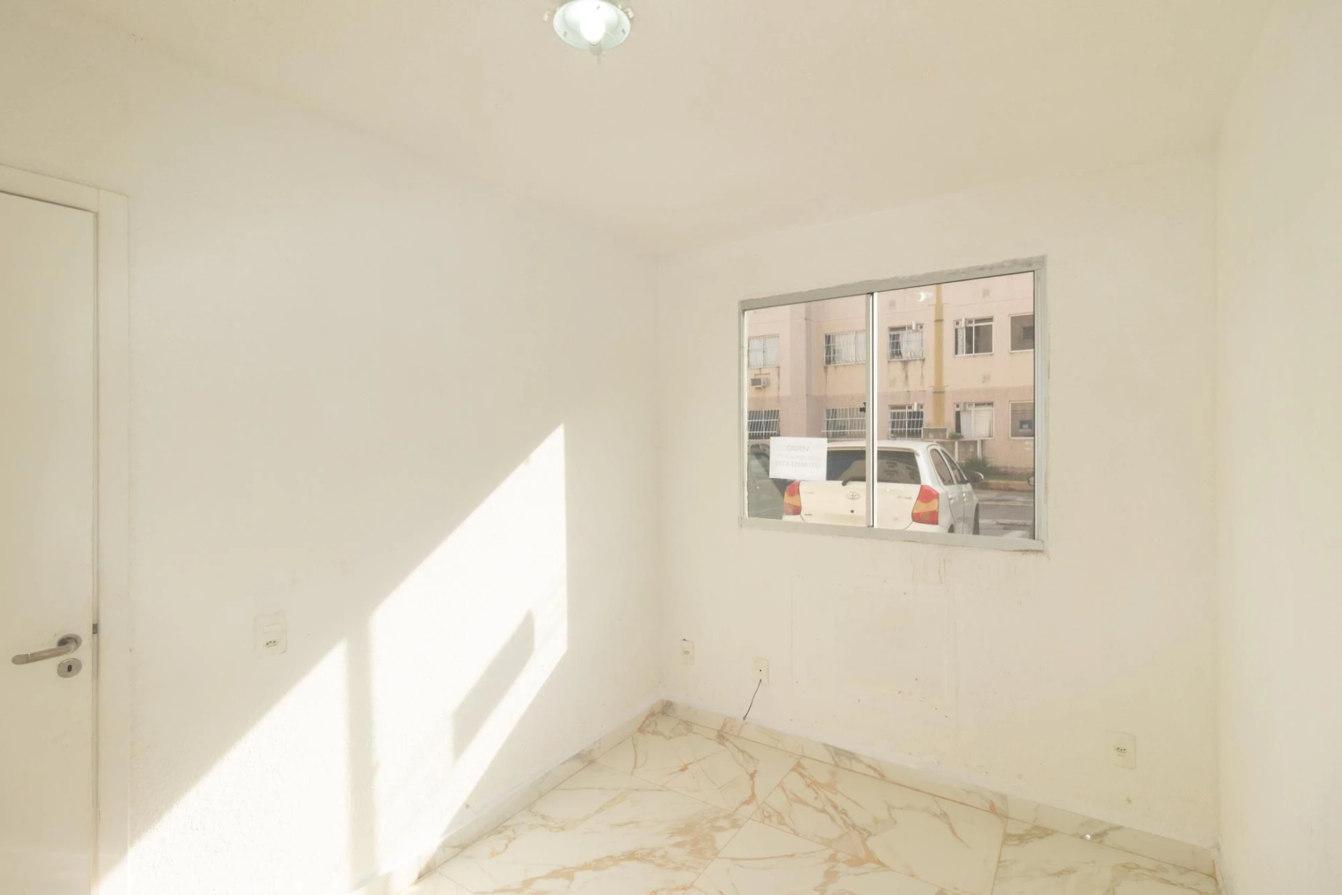 Apartment with 2 bedrooms and a kitchenette stove — photo 19