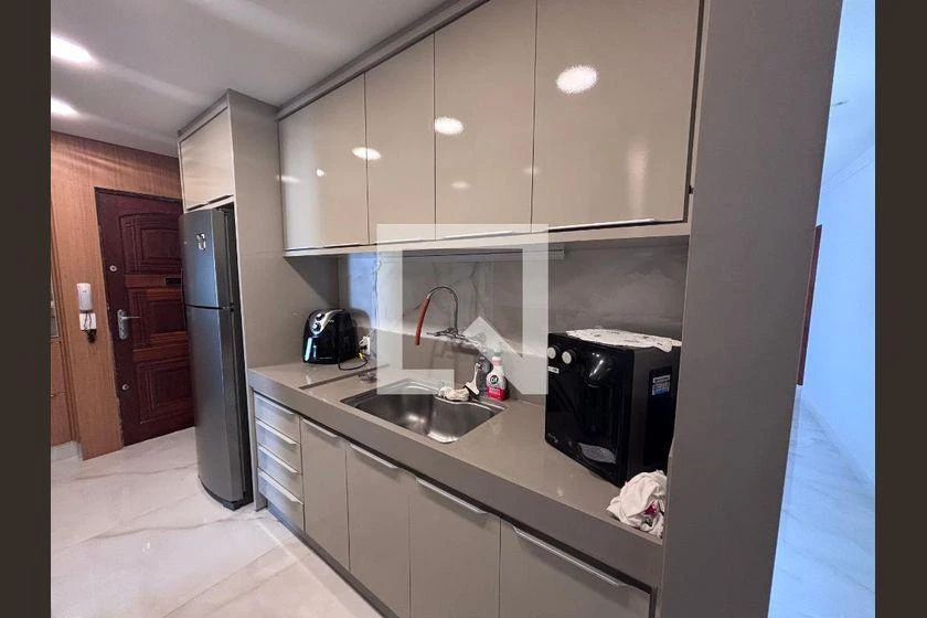 Furnished 4-bedroom apartment with gas-stove kitchen — photo 7