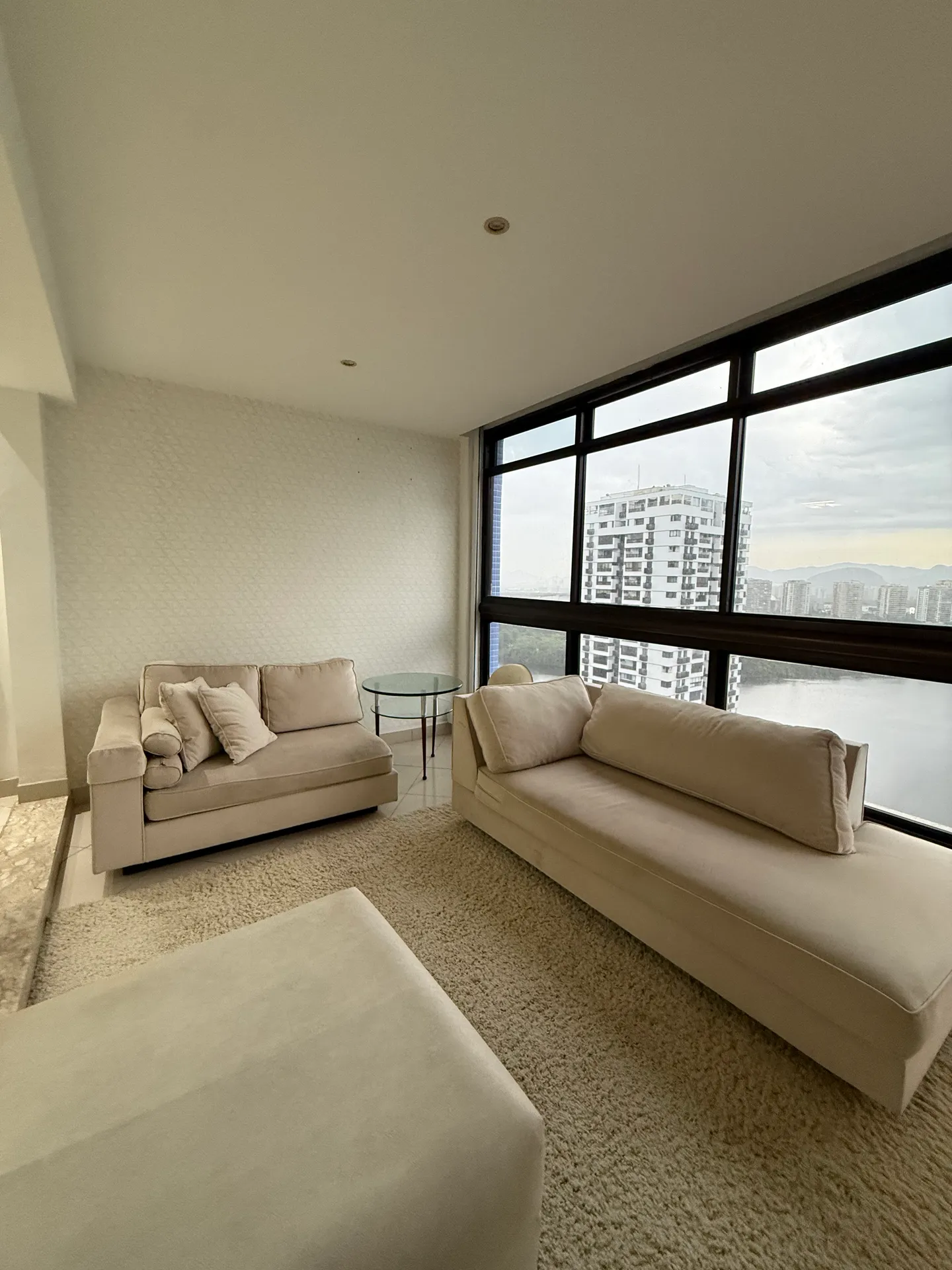 Floor-to-ceiling windows in a one-bedroom apartment, 62 m² — photo 18