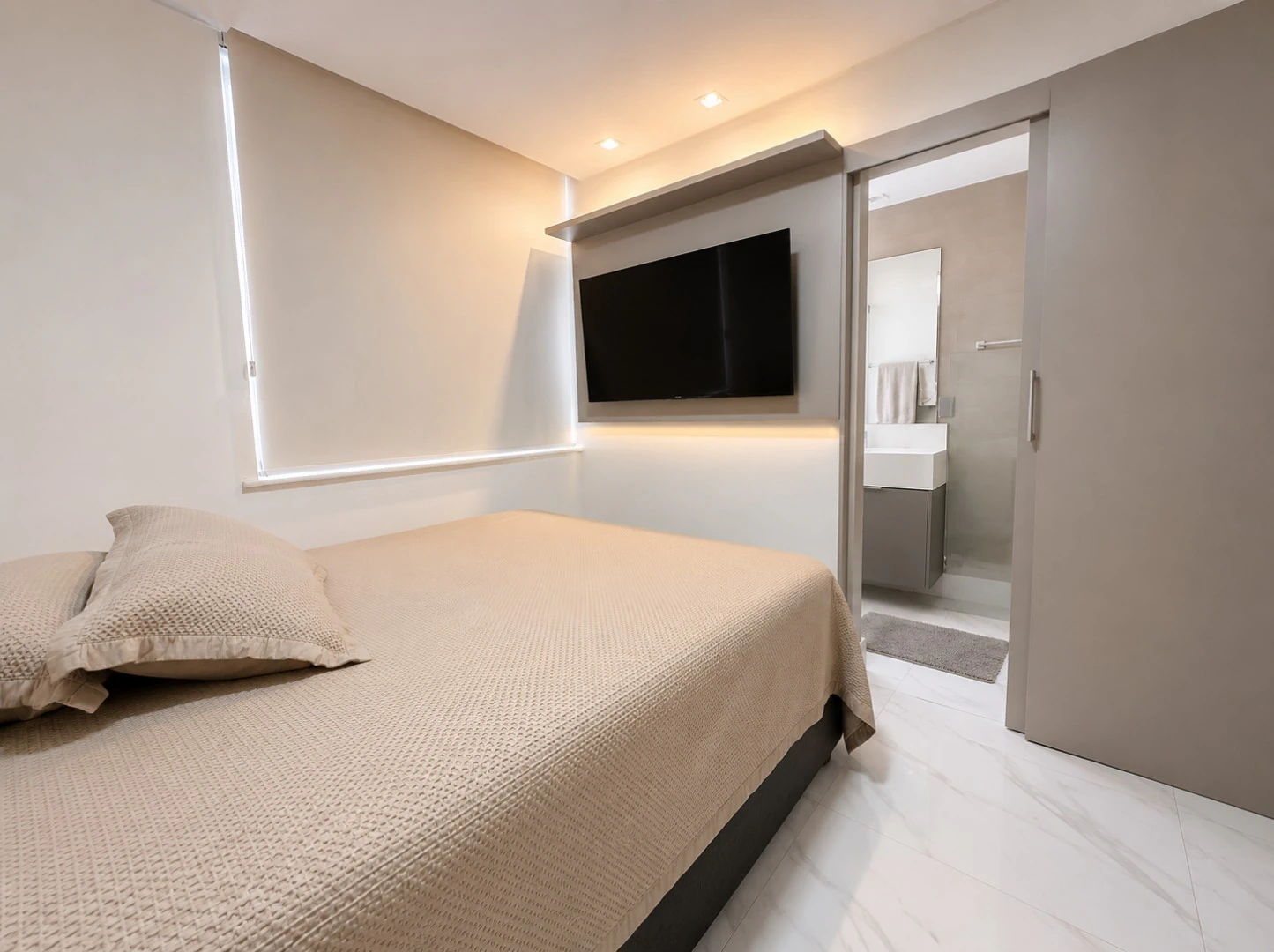 Furnished duplex penthouse with 2 en-suite bedrooms — photo 4