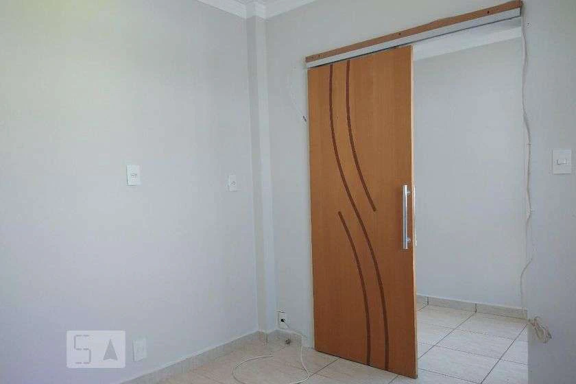 Невелика квартира з 2 спальнями 55 м² і окремою кухнею — photo 3
