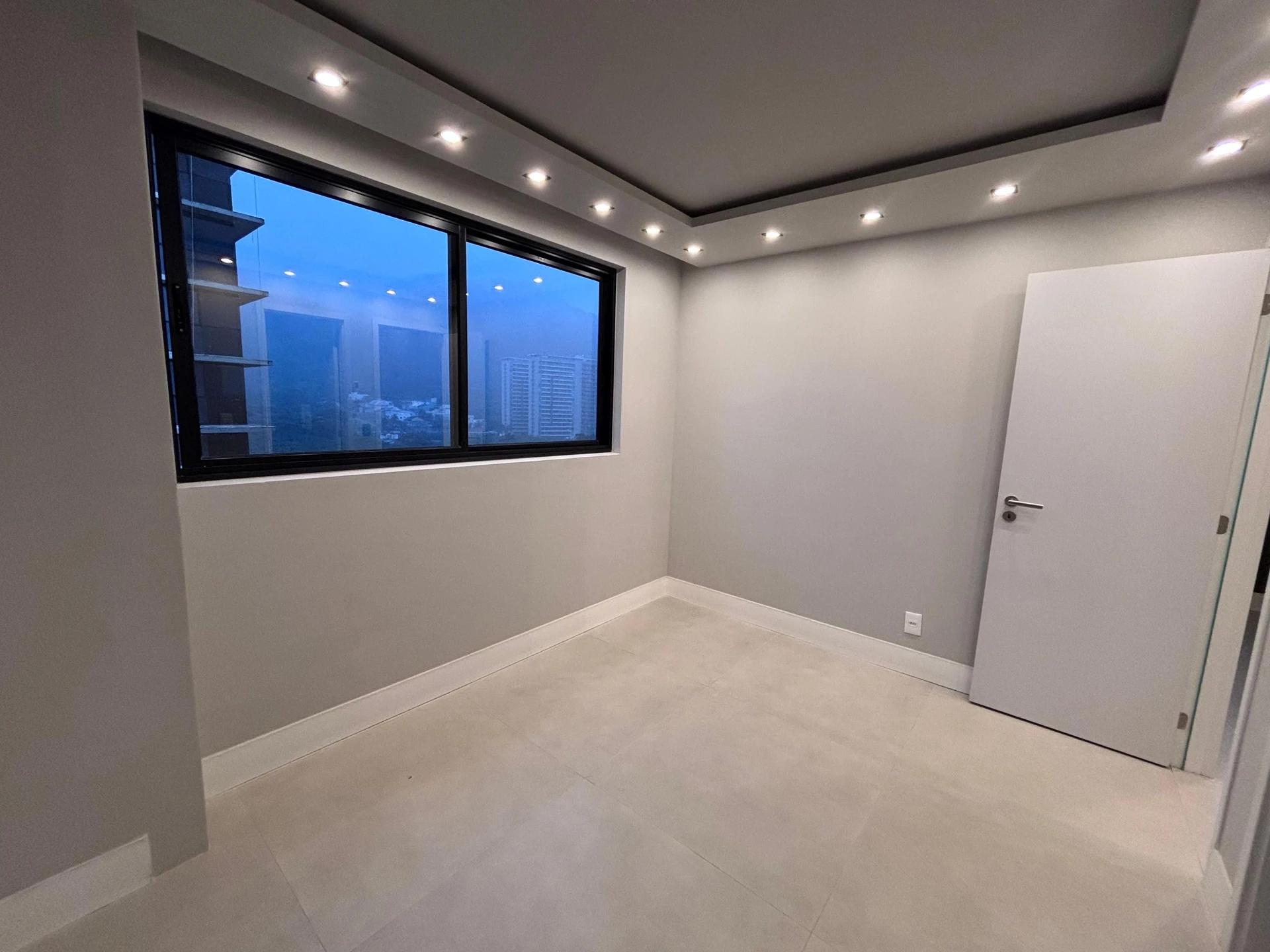 3-bedroom apartment with open-plan kitchen — photo 11