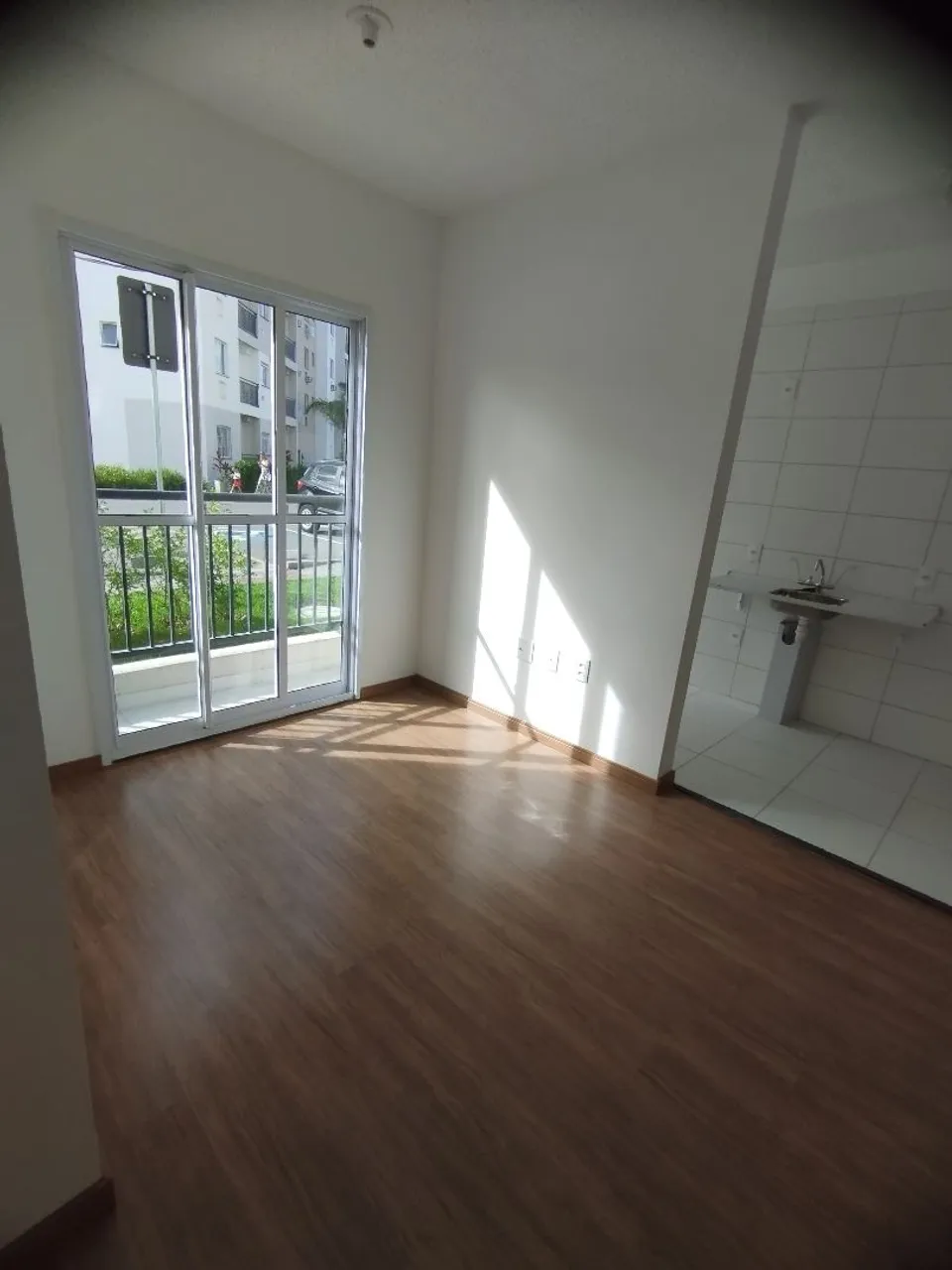 1-bedroom apartment with a balcony and 1 parking space — photo 3