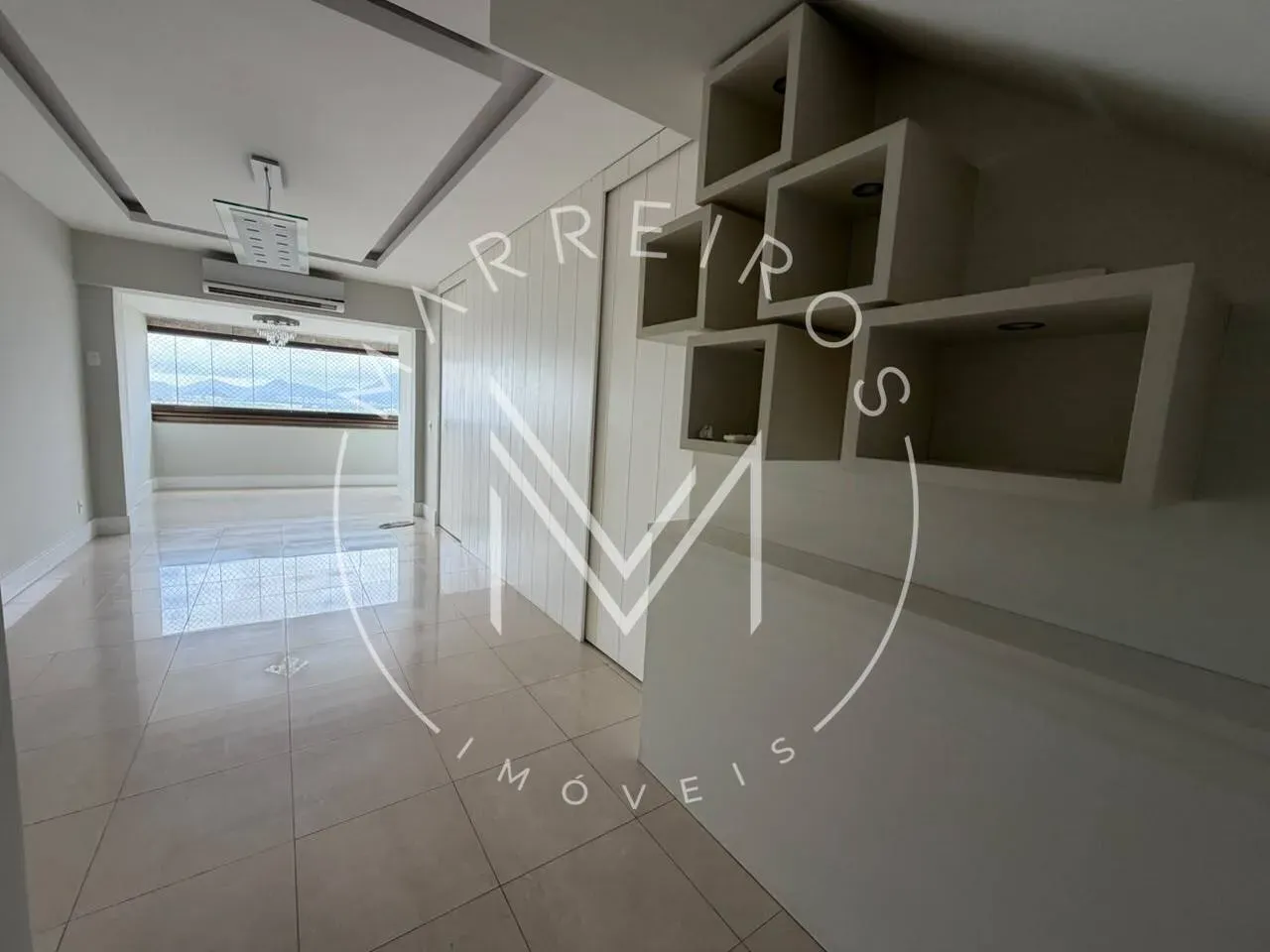 4-bedroom apartment in a building with a sauna — photo 7
