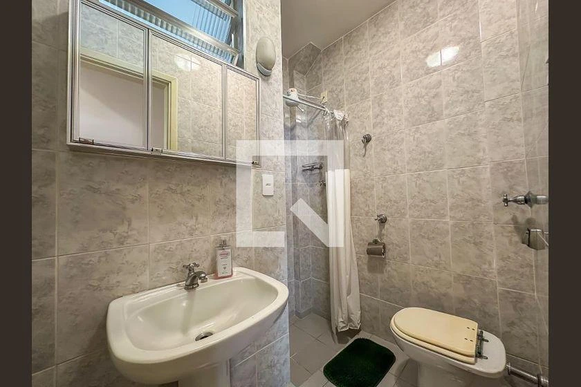 4-bedroom apartment with 3 bathrooms and 206 m² — photo 39