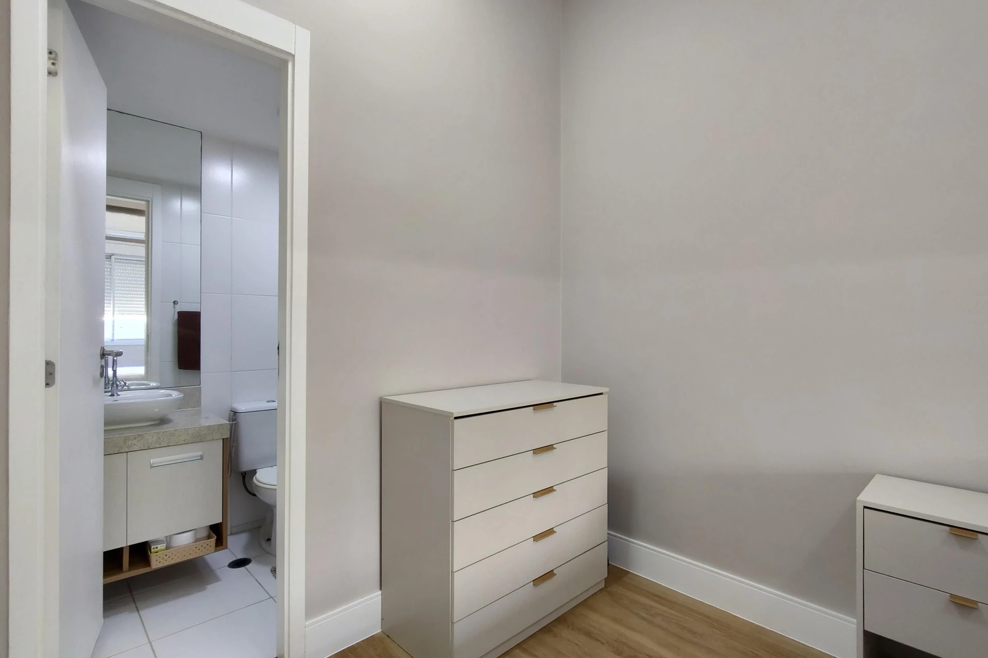 2-bedroom apartment in a building with a sauna — photo 38