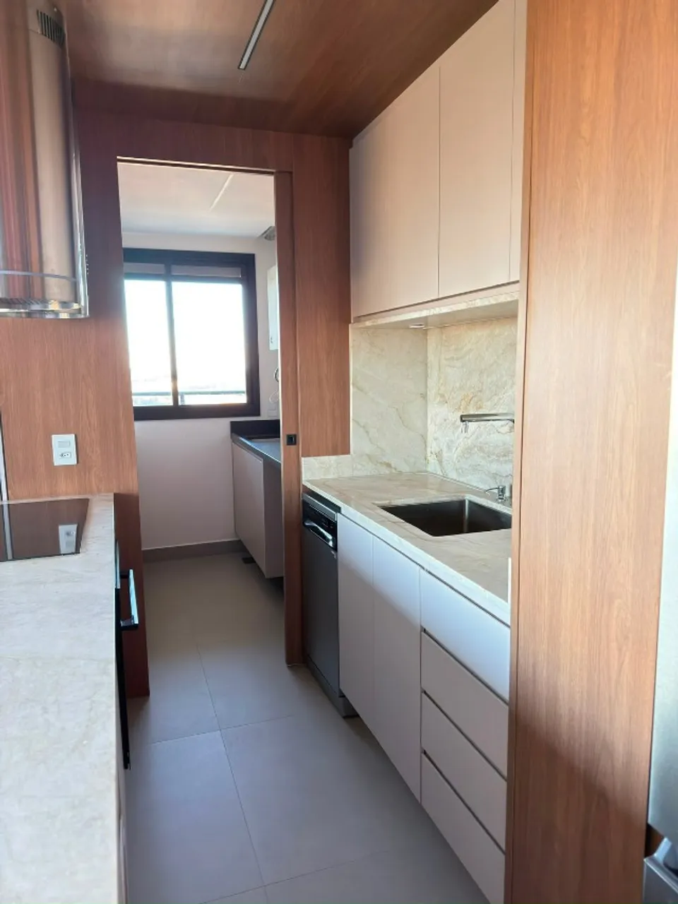 Furnished 3-bedroom apartment with integrated kitchen — photo 2