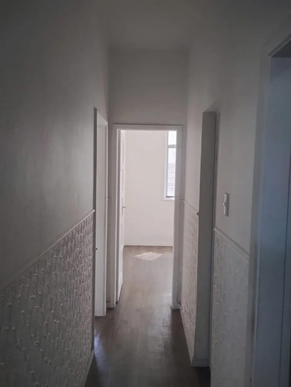 Unfurnished apartment with 2 bedrooms and a separate kitchen — photo 16