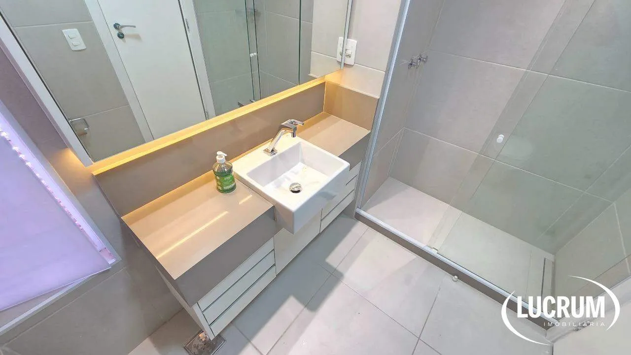 3-bedroom apartment with built-in storage and 3 baths — photo 17