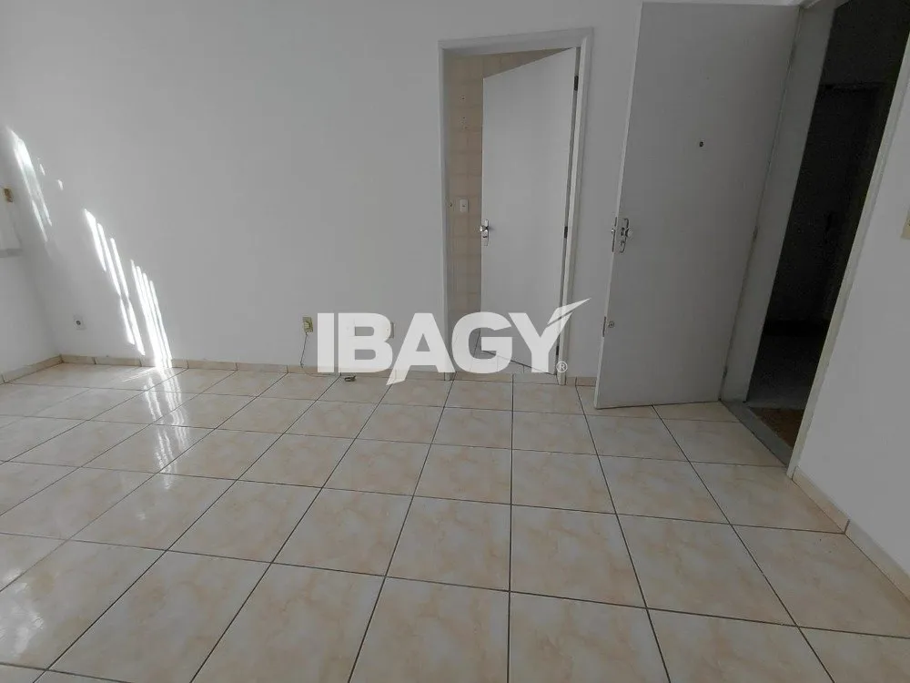 1-bedroom apartment with laundry area and parking — photo 3