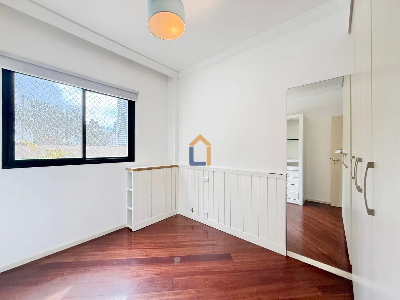 3-bedroom apartment with a washing machine in Curitiba — photo 53