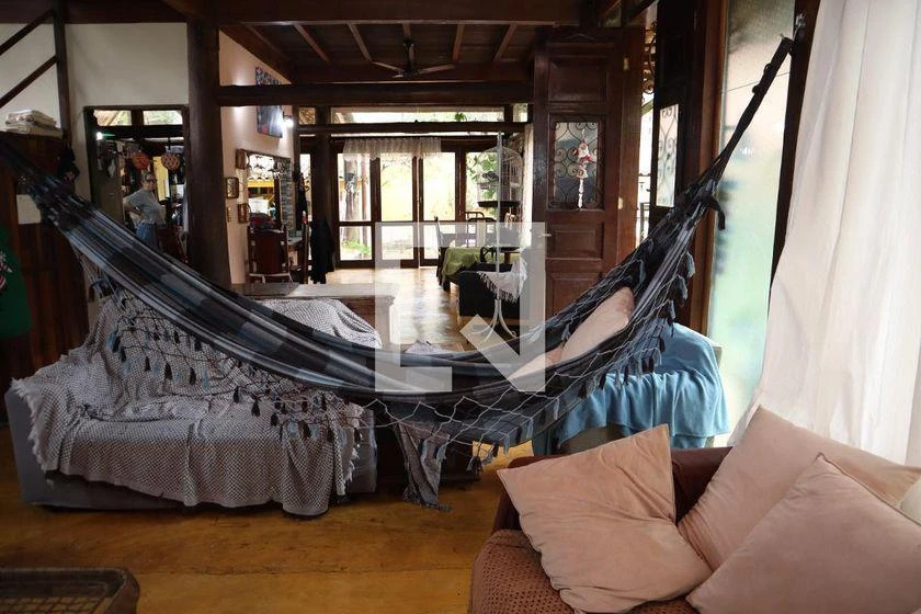 Furnished 500 m² house with 3 bedrooms and an open kitchen — photo 15