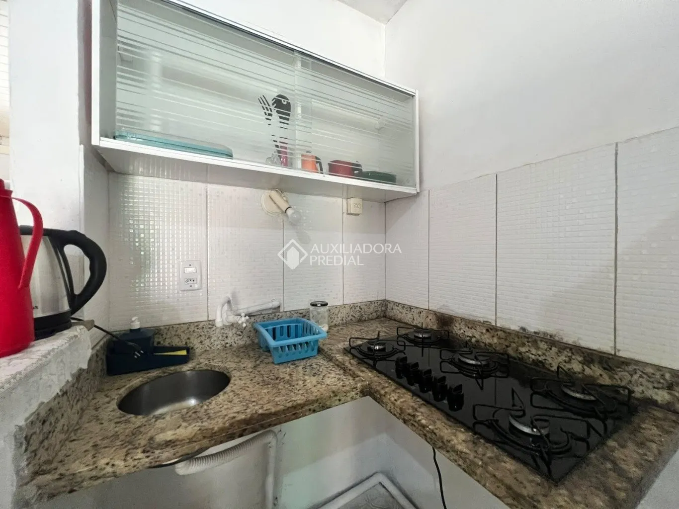 Furnished studio with 38 m², 1 bedroom and 1 bathroom — photo 2
