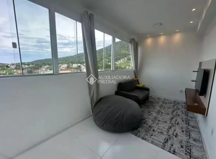 Furnished 150 m² apartment with balcony and built-in grill