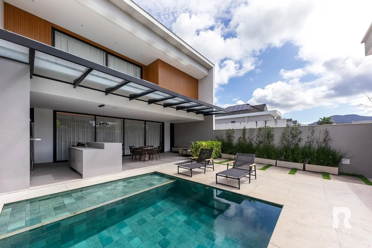 Furnished house with 4 bedrooms and 5 bathrooms — photo 9