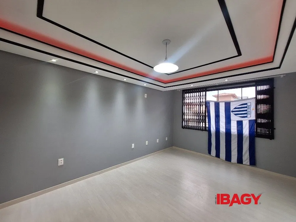 Washing machine in a 2-bedroom house, 121 m² — photo 19