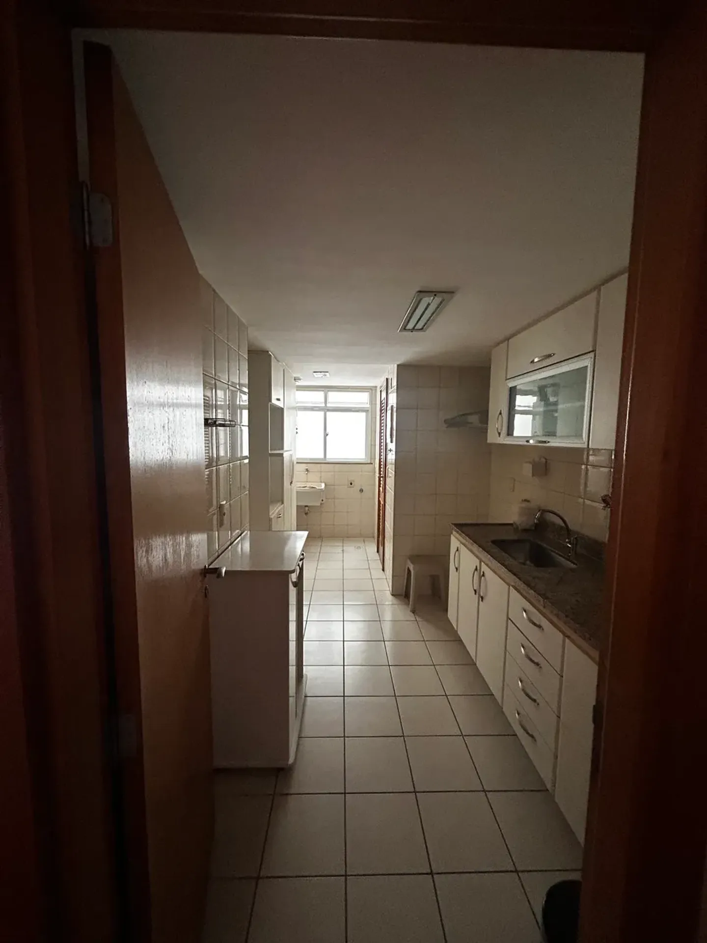Glass-enclosed balcony in a 3-bedroom apartment, 100 m² — photo 24