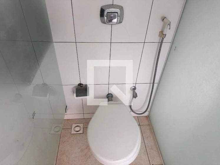 1000 m² house with a washing machine and a bathtub — photo 4