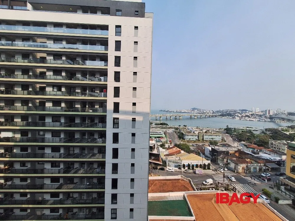 Furnished studio in a building with a pool — photo 16