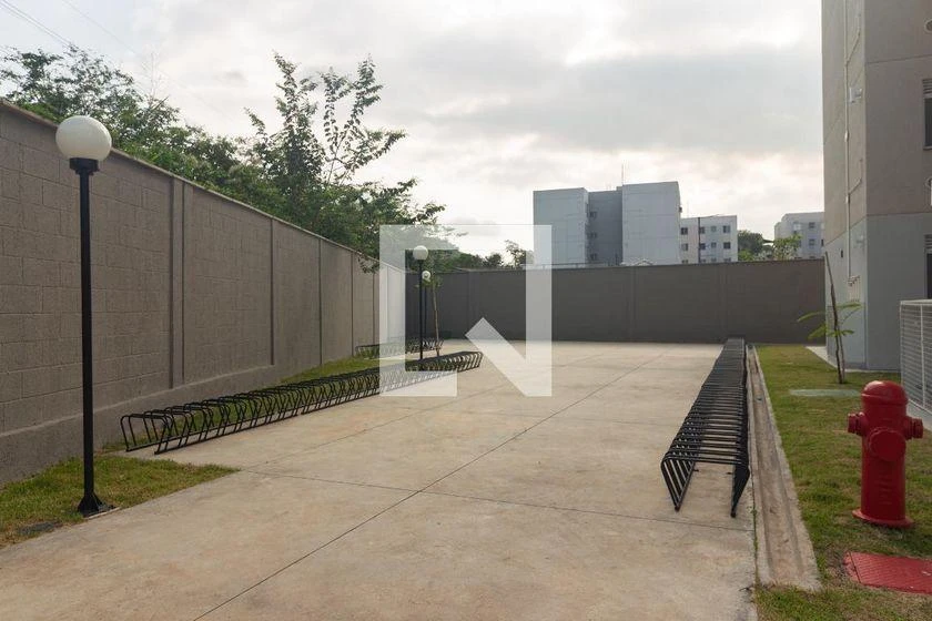 2-bedroom apartment in a building with a pool — photo 38