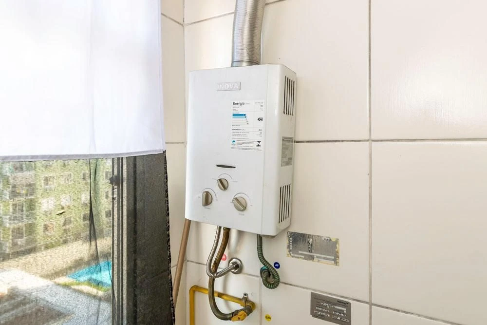 Apartamento de 2 quartos em condomínio com piscina — photo 33