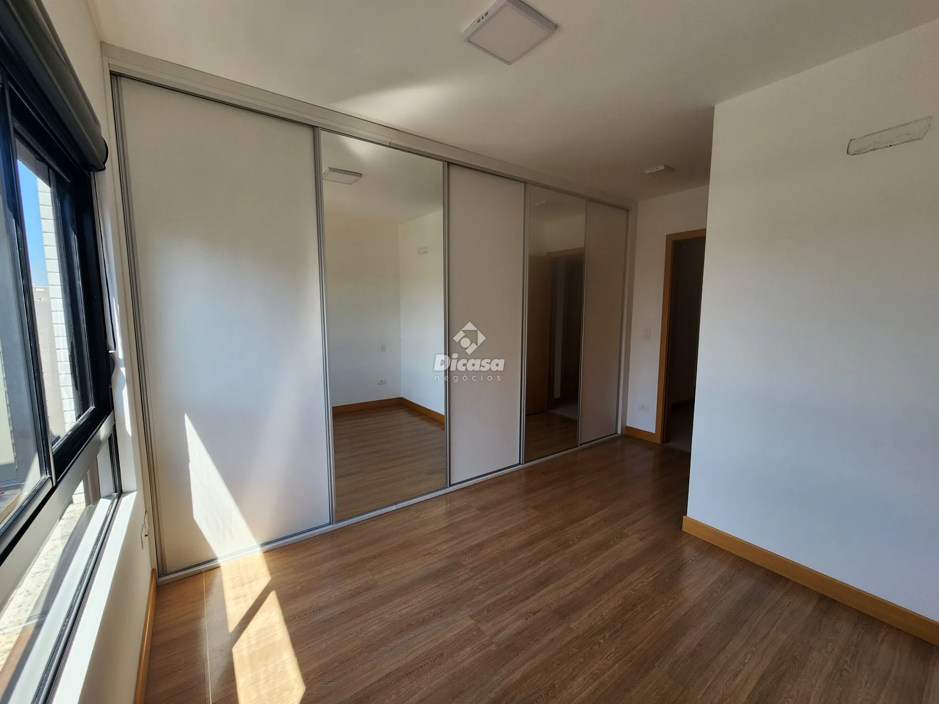 Unfurnished 2-bedroom apartment with 2 bathrooms — photo 37