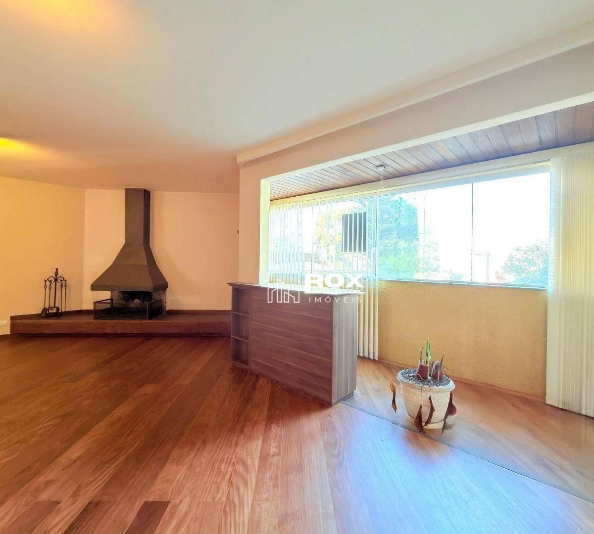 Furnished apartment, 170 m², with a glass-enclosed balcony — photo 25