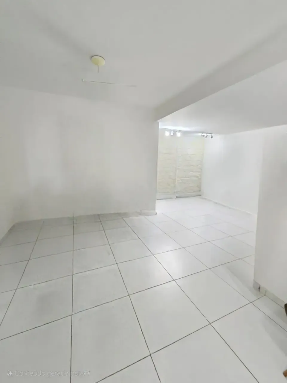 House, 650 m², with a grill on the balcony — photo 6