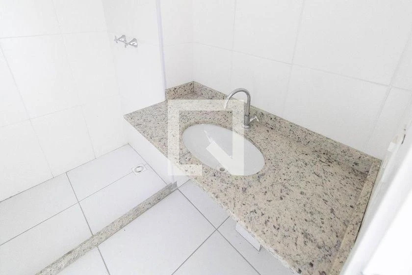 Rental apartment with 3 bedrooms and a balcony — photo 33