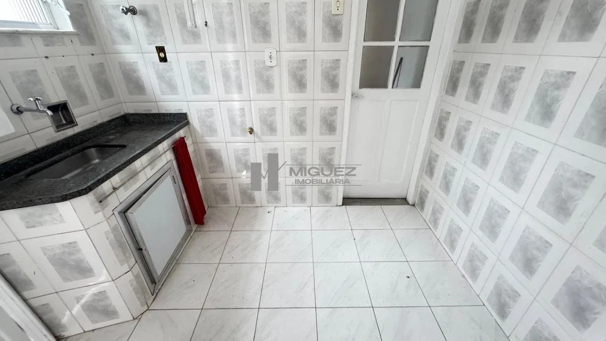 House, 80 m², with wood or laminate floors — photo 3