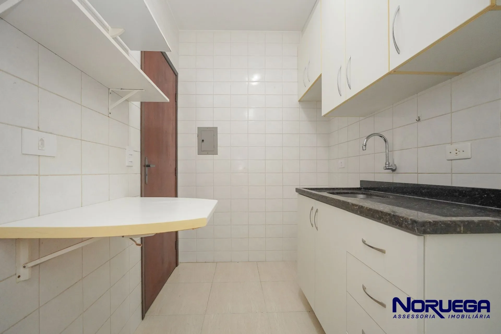 Деревянный пол или ламинат и 2 спальни: квартира 103 м² — photo 11