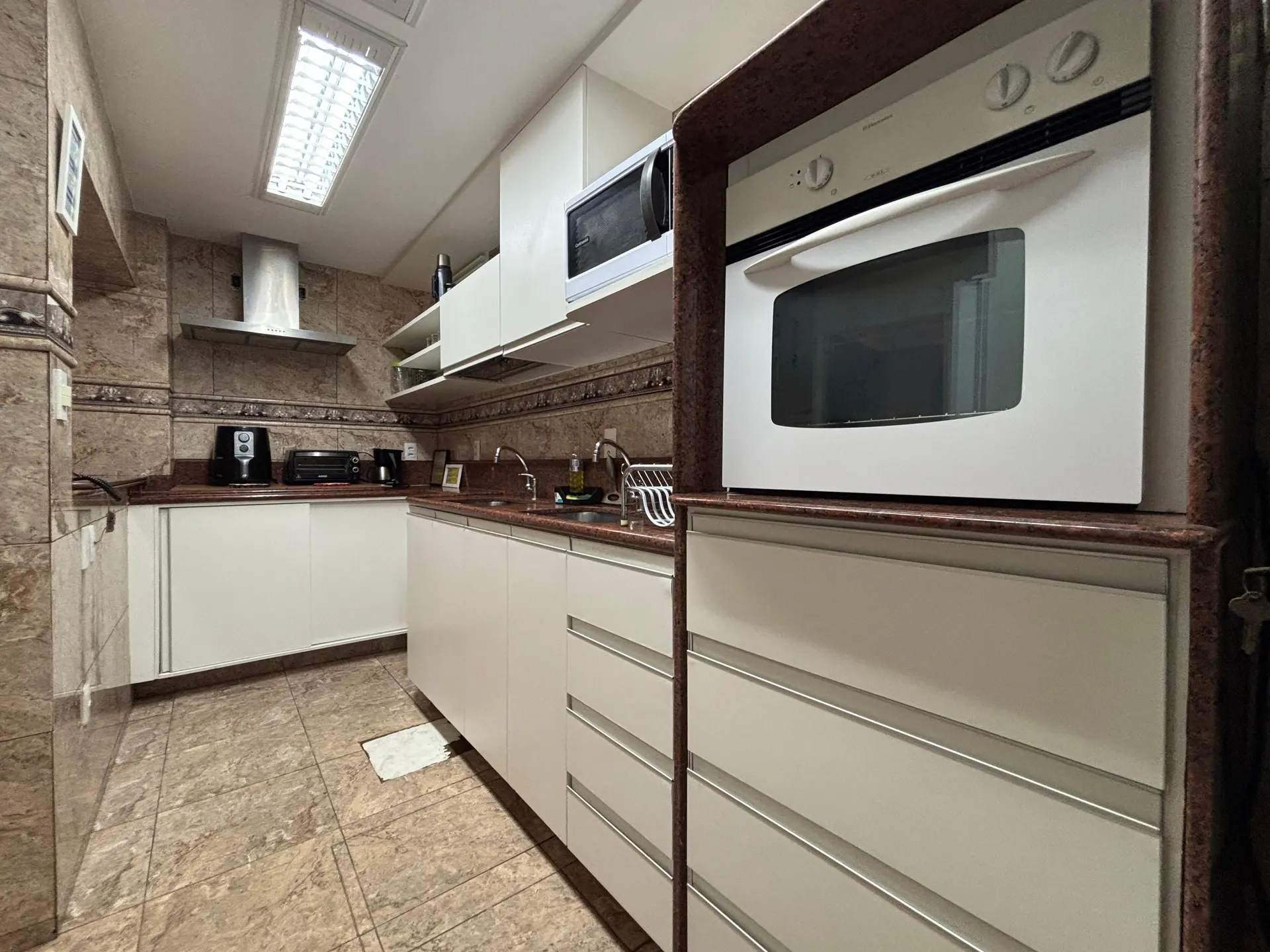 Apartamento mobiliado, 23 m², com espaço de home office